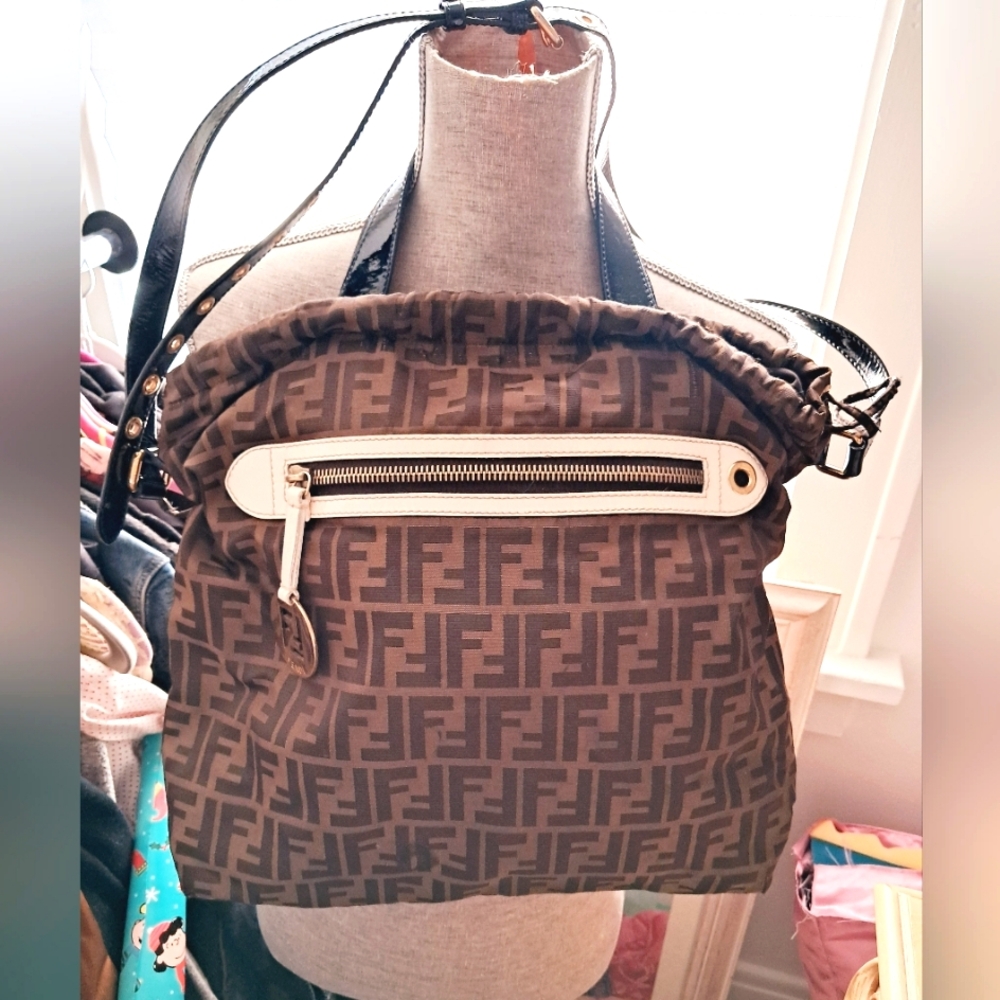 💥Authentic Fendi Slouchy & Cinched Purse RARE! | Three ways to wear this bag!💥